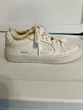 Cariuma Salvas Leather Sneakers Women's Size 8 White Tennis Shoes